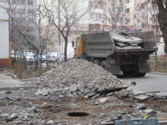 Геннадий Труханов проинспектировал ход реконструкции улицы Пишоновской