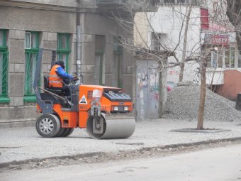 Геннадий Труханов проинспектировал ход реконструкции улицы Пишоновской