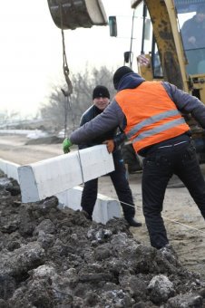 Об одесских дорогах: Их ремонтируют (видео)