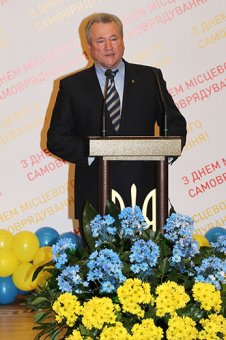 Геннадий Труханов: Сегодня органы самоуправления должны учиться работать по-новому (фото)