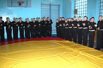 Геннадий Труханов поздравил с Днем Вооруженных Сил Украины воспитанников Одесского лицея с усиленной военно-физической подготовкой (фото)