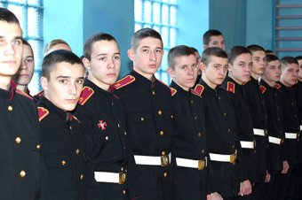 Геннадий Труханов поздравил с Днем Вооруженных Сил Украины воспитанников Одесского лицея с усиленной военно-физической подготовкой (фото)