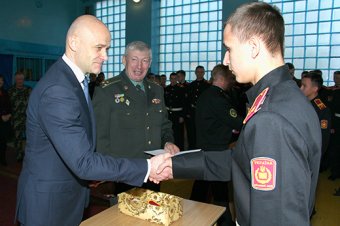 Геннадий Труханов поздравил с Днем Вооруженных Сил Украины воспитанников Одесского лицея с усиленной военно-физической подготовкой (фото)