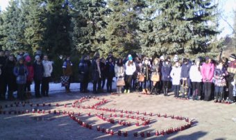 Одесские школьники провели акцию против СПИДа (фото)
