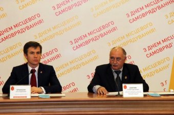 В одесской мэрии состоялся круглый стол с участием молодых служащих (фото)