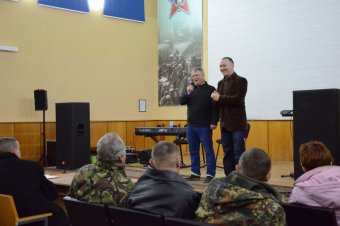 Эдуард Матвийчук поздравил военных с профессиональным праздником