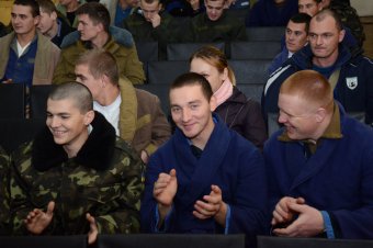 Эдуард Матвийчук поздравил военных с профессиональным праздником
