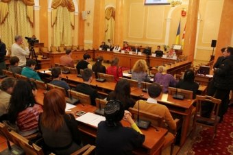Геннадий Труханов  вручил одесским волонтерам почетные награды (фото)
