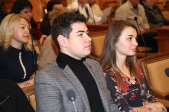 Геннадий Труханов  вручил одесским волонтерам почетные награды (фото)