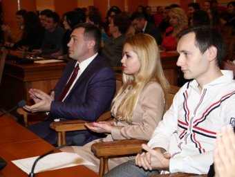 Геннадий Труханов  вручил одесским волонтерам почетные награды (фото)