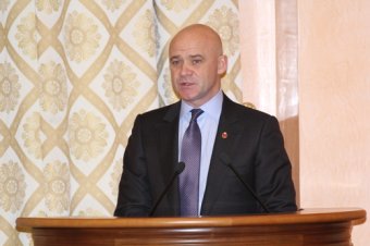 Геннадий Труханов  вручил одесским волонтерам почетные награды (фото)