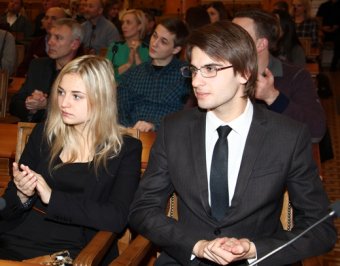 Геннадий Труханов  вручил одесским волонтерам почетные награды (фото)