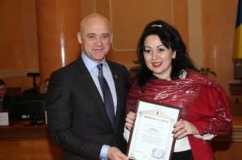 Геннадий Труханов  вручил одесским волонтерам почетные награды (фото)