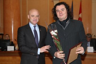 Геннадий Труханов  вручил одесским волонтерам почетные награды (фото)