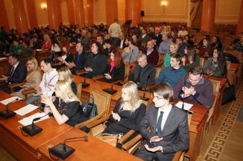 Геннадий Труханов  вручил одесским волонтерам почетные награды (фото)