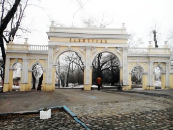 Поврежденная арка на одесском Ланжероне должна быть восстановлена (фото)