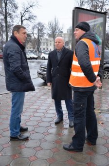 В Одессе чистку ливневок проводят с использованием высоконапорной гидродинамической установки (фото)