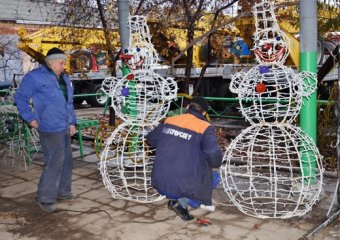 Новогодний «Сказочный городок» возле одесской мэрии пополнится новыми персонажами (фото)