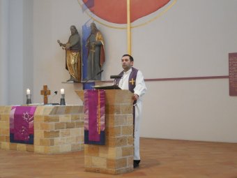 В Одессе открылась благотворительная Рождественская ярмарка