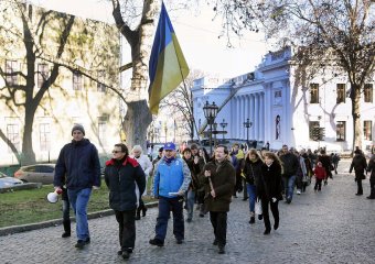 В Одессе бульдог-скейтбордист  разогнал митинг «евромайдана» (фото)