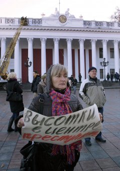 В Одессе бульдог-скейтбордист  разогнал митинг «евромайдана» (фото)