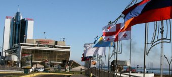"Одесские" дипломаты подарят оборудование детской областной больнице
