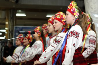 Фоторепортаж с открытия IV дипломатической благотворительной Рождественской ярмарки в Одессе