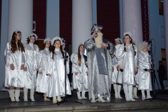 Геннадий Труханов открыл главную елку города (фото)