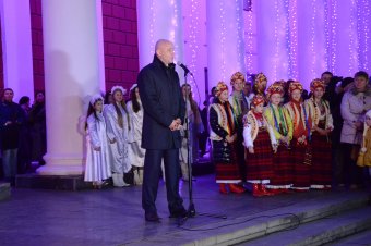 Геннадий Труханов открыл главную елку города (фото)