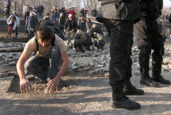 Общественники Одессы уничтожают парковку возле «Немо» (фото)