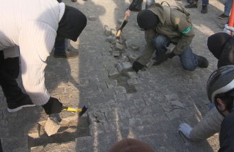 Общественники Одессы уничтожают парковку возле «Немо» (фото)