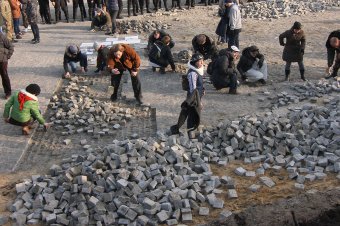 Общественники Одессы уничтожают парковку возле «Немо» (фото)