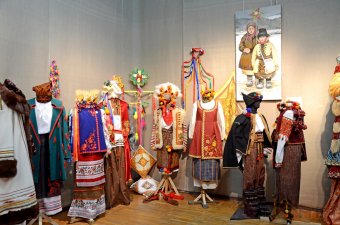 В Одессе открылась выставка «Мода сквозь столетия» (фото)