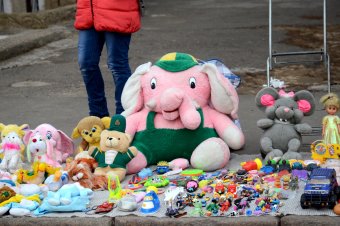 Большая распродажа на одесской барахолке (фото)