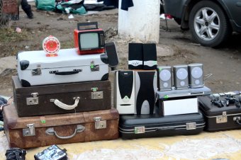 Большая распродажа на одесской барахолке (фото)