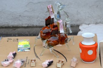 Большая распродажа на одесской барахолке (фото)