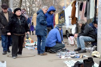 Большая распродажа на одесской барахолке (фото)