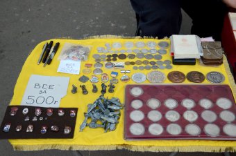 Большая распродажа на одесской барахолке (фото)