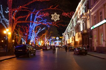 На Приморском бульваре все готово для встречи Нового года