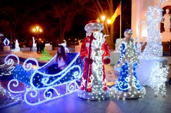 На Приморском бульваре все готово для встречи Нового года