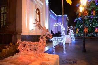 На Приморском бульваре все готово для встречи Нового года
