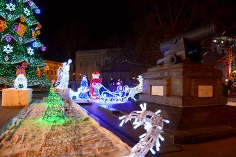 На Приморском бульваре все готово для встречи Нового года