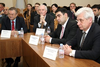 Городской голова Одессы встретился с главами дипломатических миссий (фото)