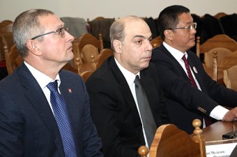 Городской голова Одессы встретился с главами дипломатических миссий (фото)
