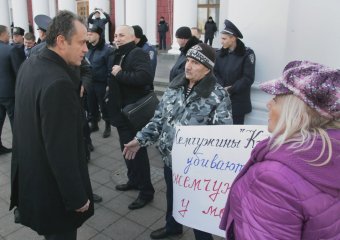 Шоу под зданием мэрии (фото)