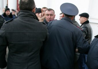 Шоу под зданием мэрии (фото)