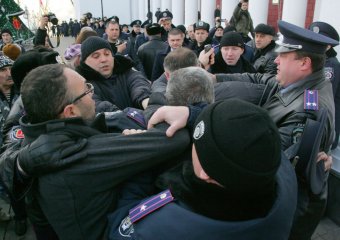Шоу под зданием мэрии (фото)