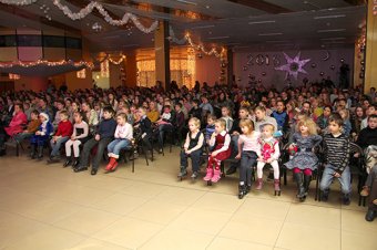 Мэр Одессы Геннадий Труханов поздравил маленьких одесситов с Новым 2015 годом (фото)