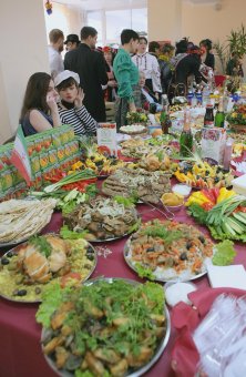 Одесский  МГУ порадовал удивительной ярмаркой-карнавалом (фото)