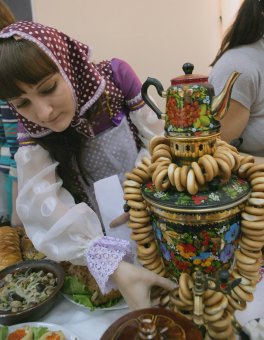 Одесский  МГУ порадовал удивительной ярмаркой-карнавалом (фото)